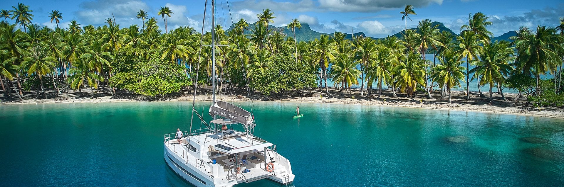 Yacht de rêve avec programme de revenu garanti ancré à Tahiti