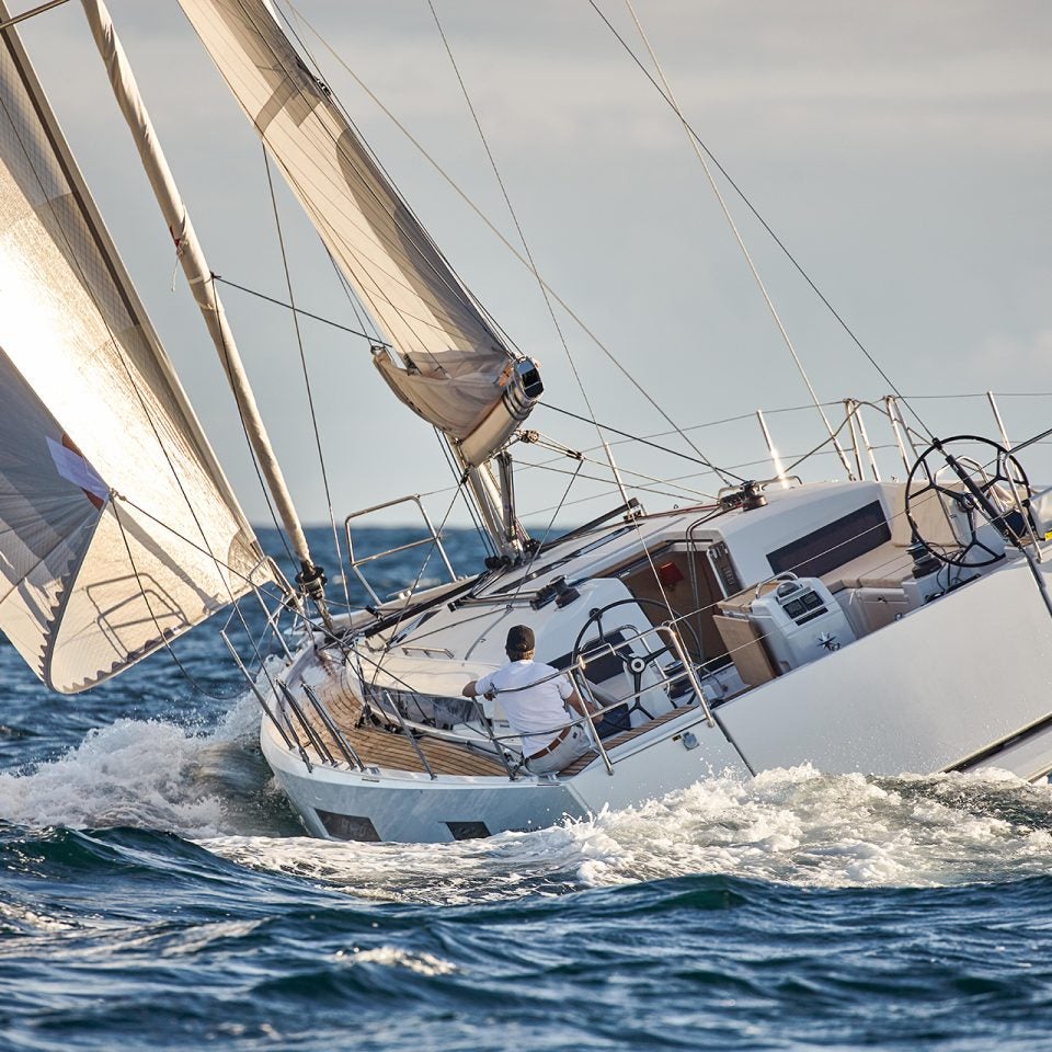 Jeanneau Sun Odyssey 440 en train de naviguer