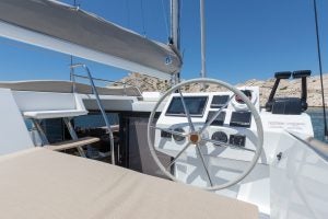 Barre du voilier Fountaine Pajot Astrea 42