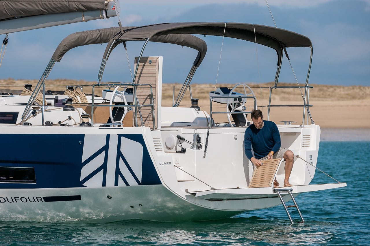 L-shaped galley kitchen on the Dufour 470 sailing boat