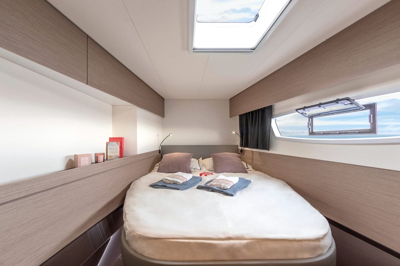 Cabine de catamaran électrique Fountaine Pajot Elba 45