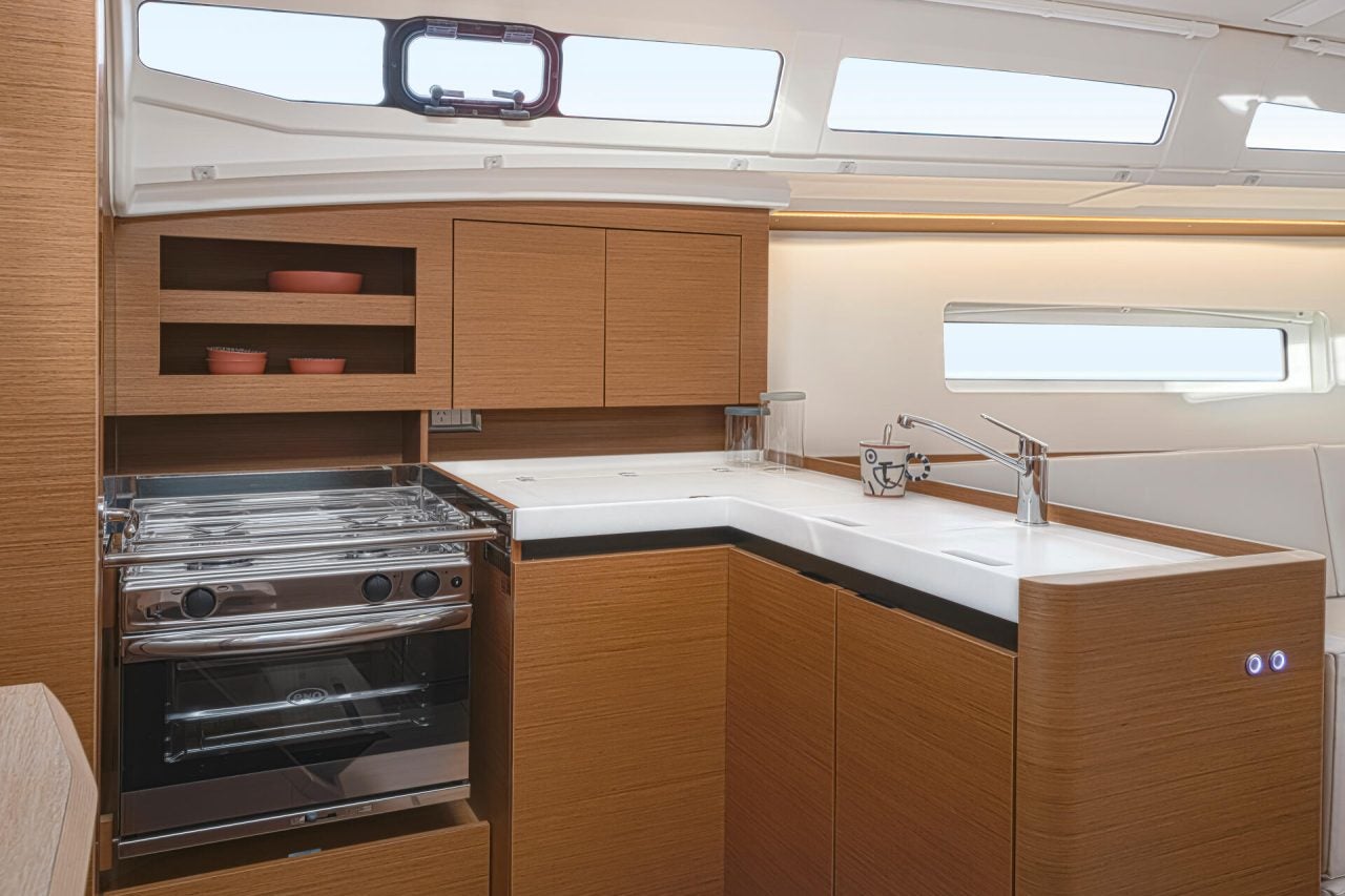 Cucina del monoscafo Jeanneau Sun Odyssey 380