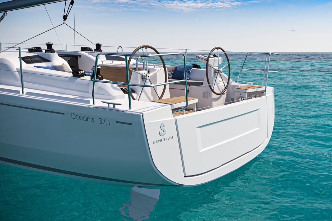 Tableau arrière du voilier Beneteau Oceanis 37.1