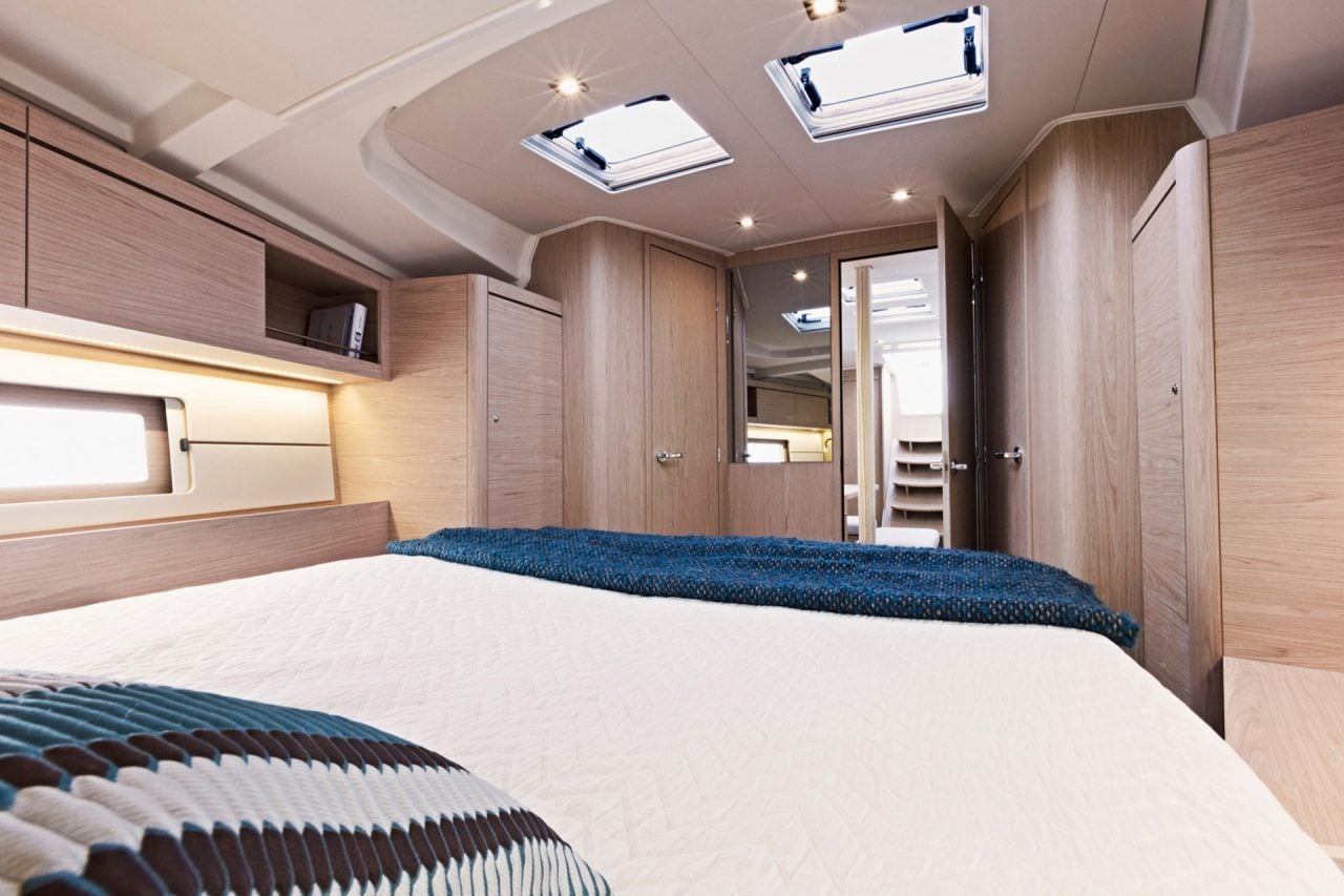 Kabine der Segelyacht Beneteau Oceanis 46.1 mit Doppelbett