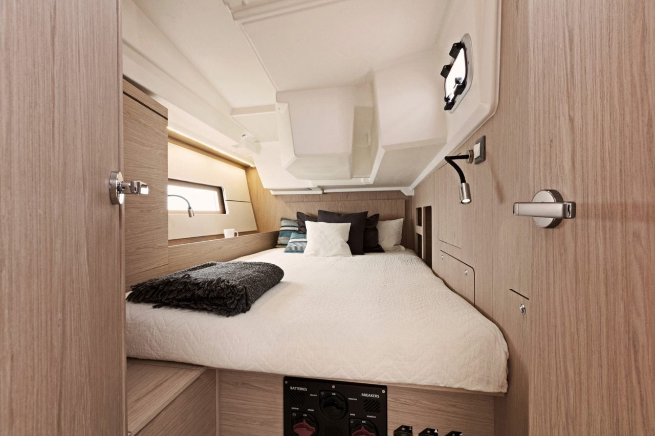 Kabine der Segelyacht Beneteau 46.1 mit Doppelbett