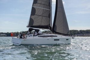 Das Einrumpfboot Sun Odyssey 380 unter Segel